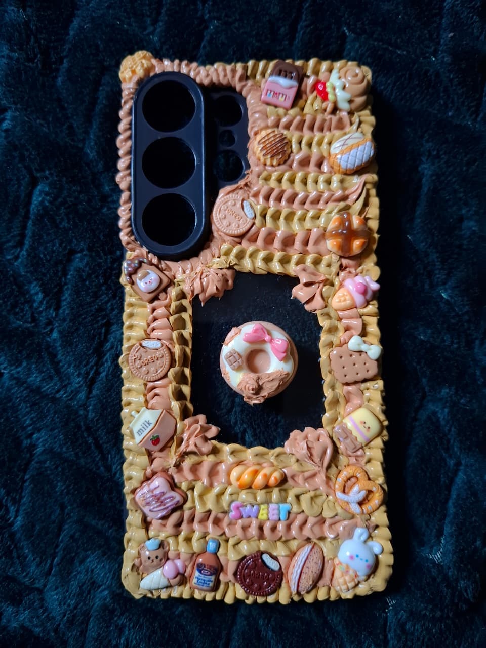 Ready-to-Ship Cookies & Cream Case